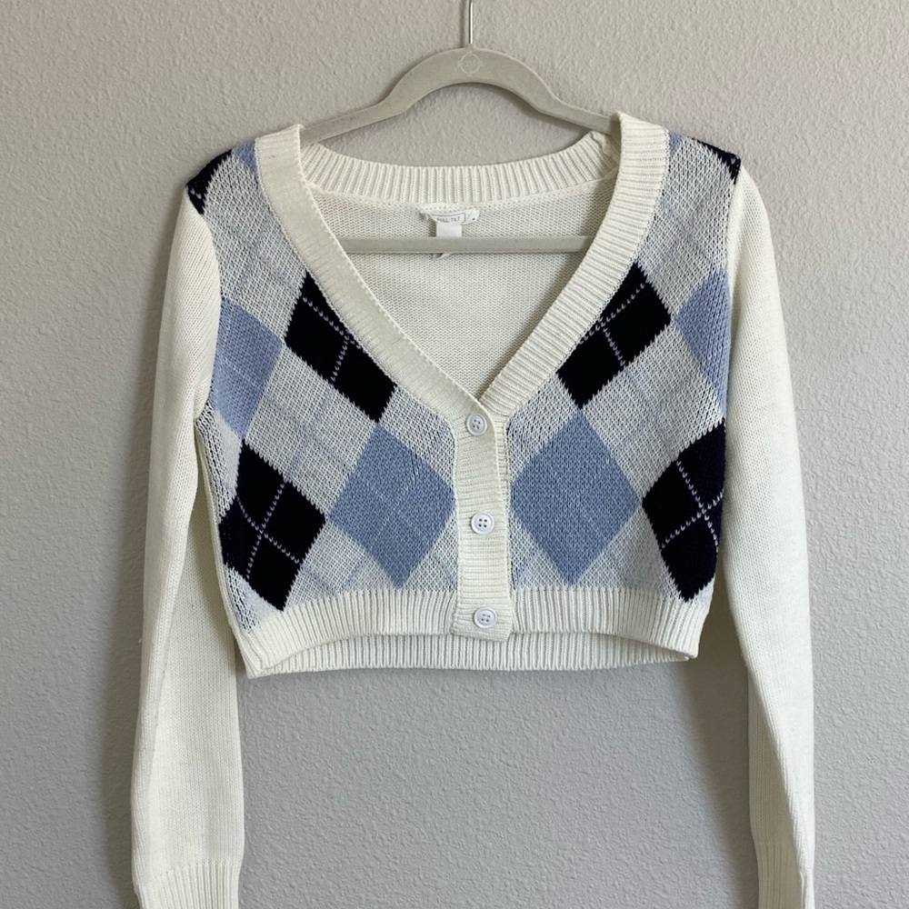 Full Tilt White and Blue Cropped Argyle Cardigan - Picture 8 of 8